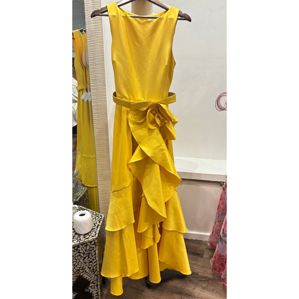 Badgley Mischka Women's Cascading Ruffle Rosette Gown Sleeveless Yellow Size 6 - Picture 4 of 7